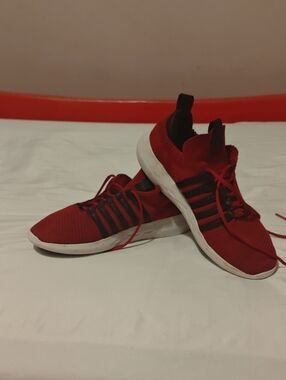 K Swiss Classics Red Knit Athletic Sneakers with Black Accents